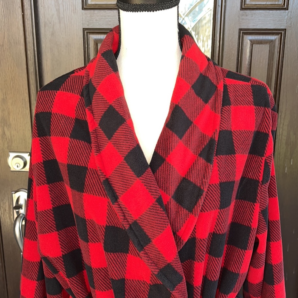 Robe - Picture 3 of 8